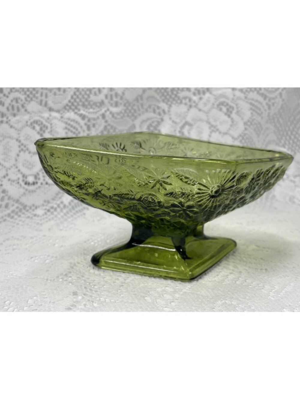 Vintage Green Indiana Glass Daisy Floral Candy Dish, Diamond Shaped Dish - Picture 4 of 14